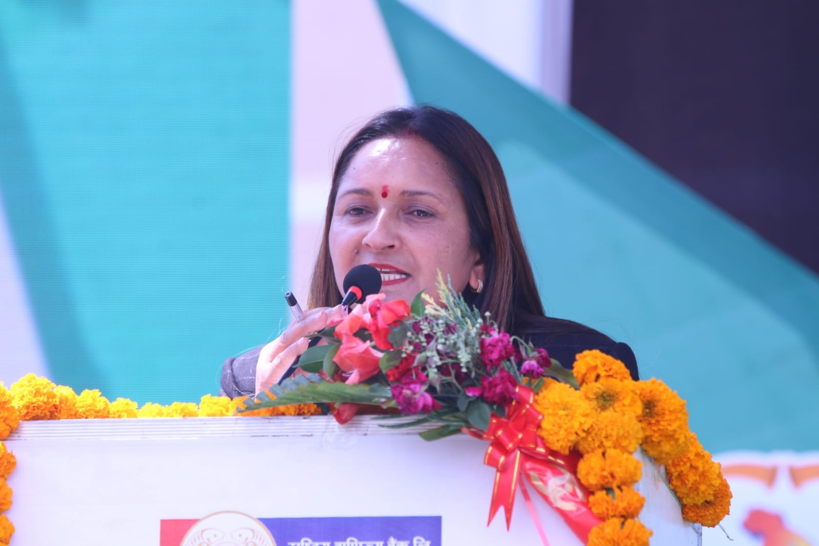 महिला नेतृत्वः संविधानदेखि व्यवहारसम्म